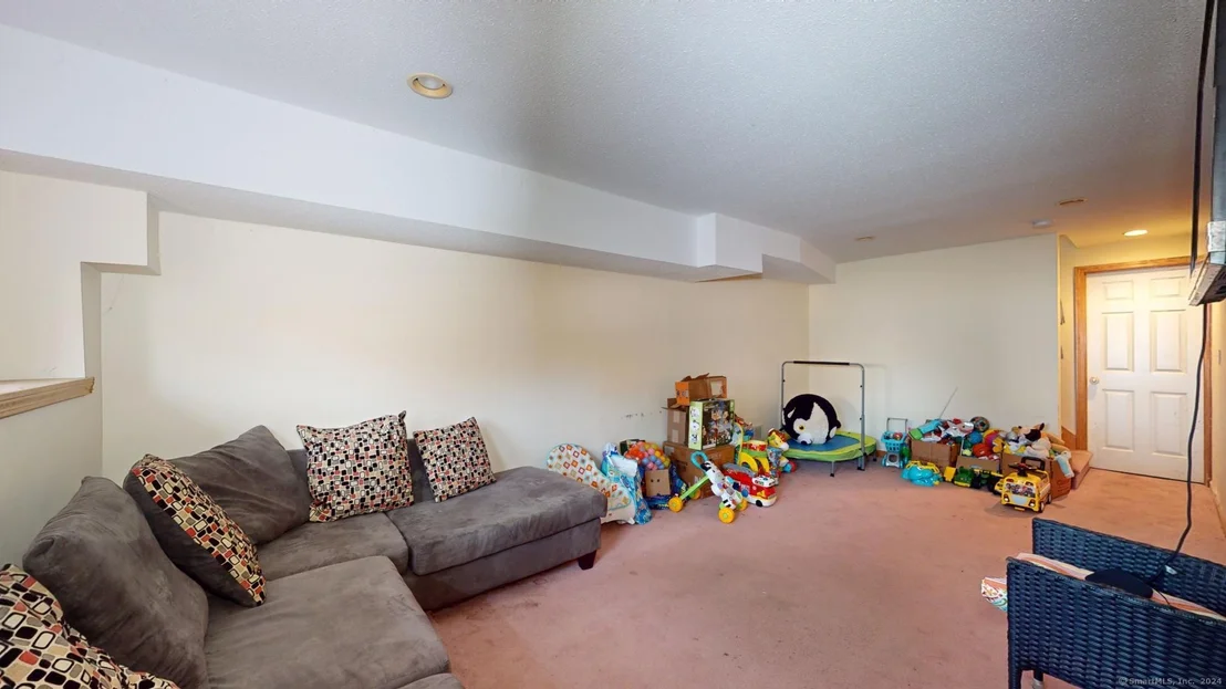 Photo of 19 High Ledge Circle