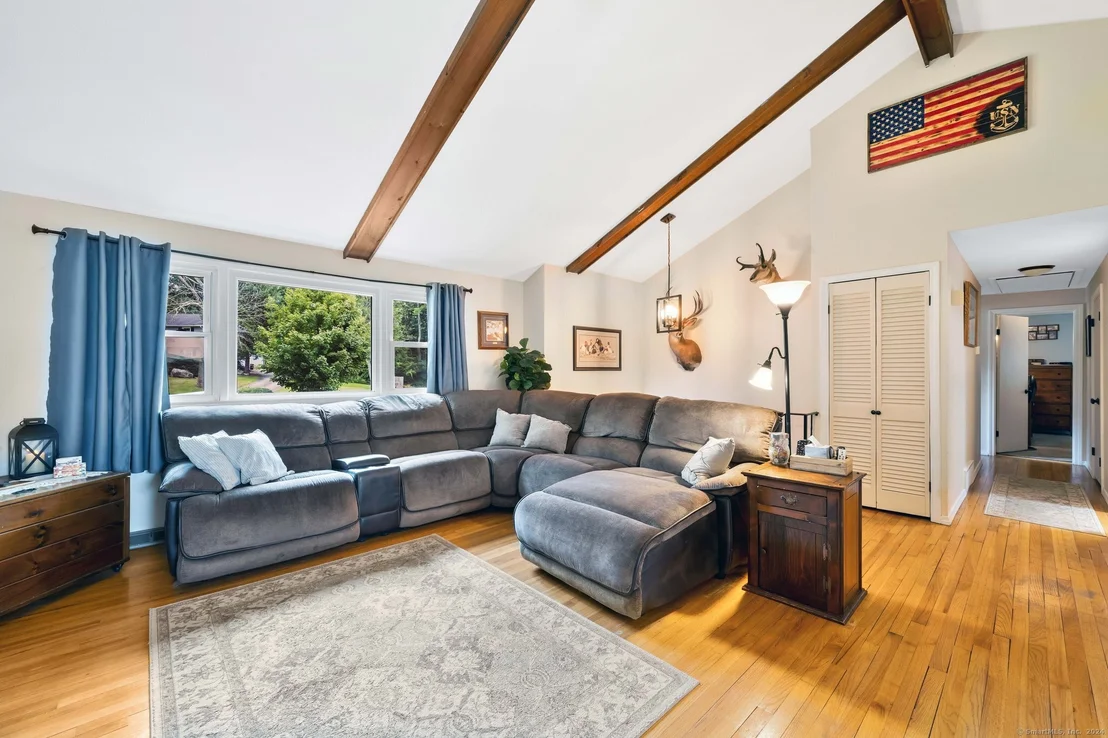 Photo of 100 Fieldstone Lane