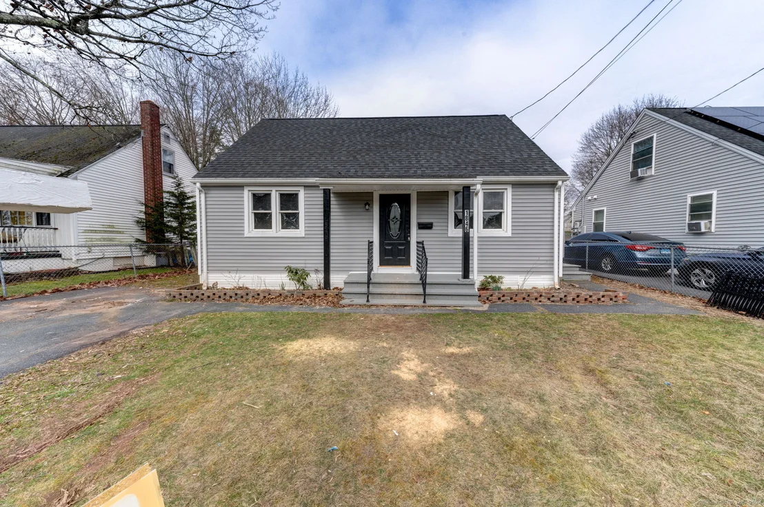Photo of 1846 Corbin Avenue