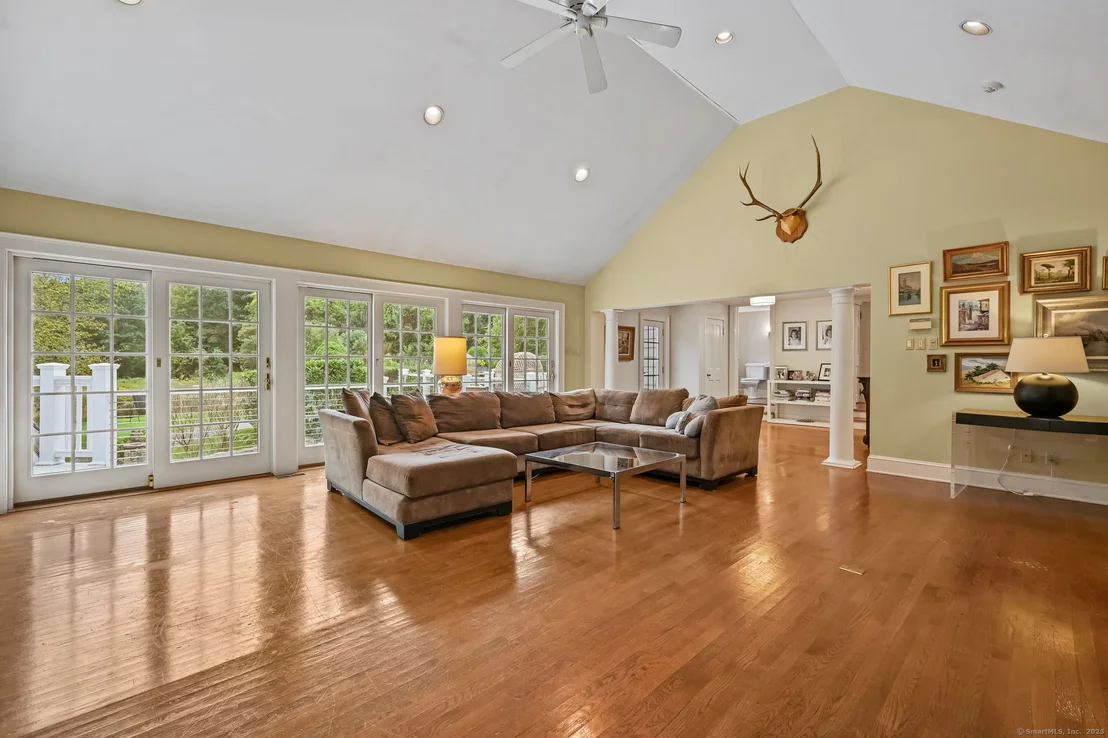 Photo of 330 Ridgefield Road
