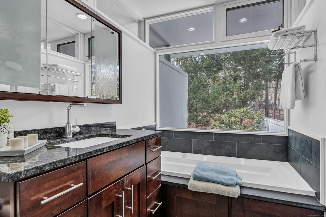 Photo of 17 Pine Ridge Road