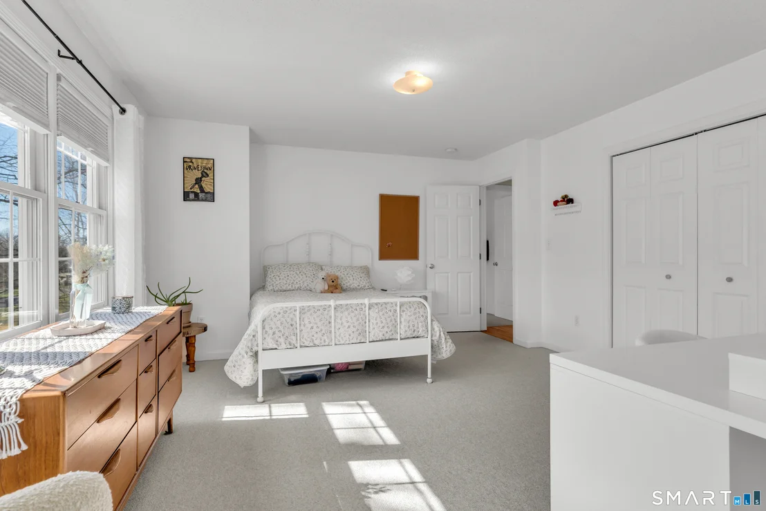 Photo of 322 Willow Road