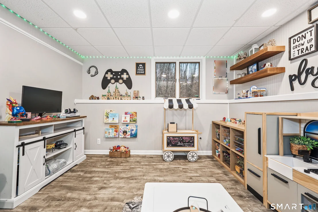Photo of 7 Circuit Avenue