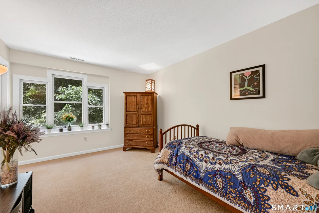 Photo of 107 Robin Drive
