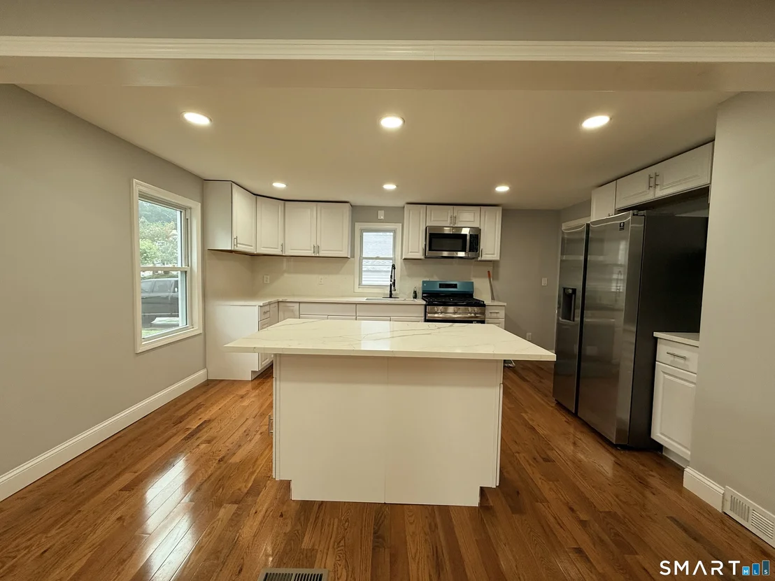 Photo of 62 Mowry Avenue