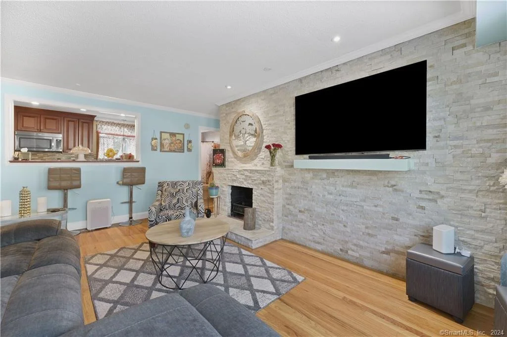 Photo of 30 Meadowlark Road