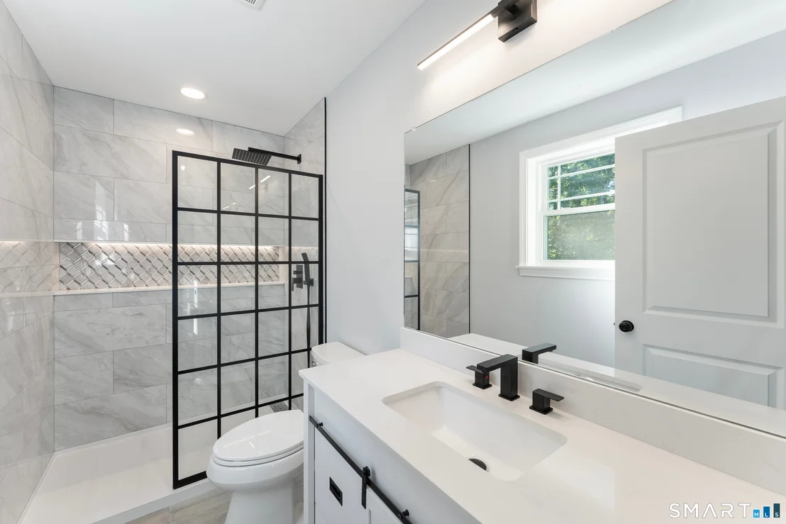 Photo of 874 Brook Road