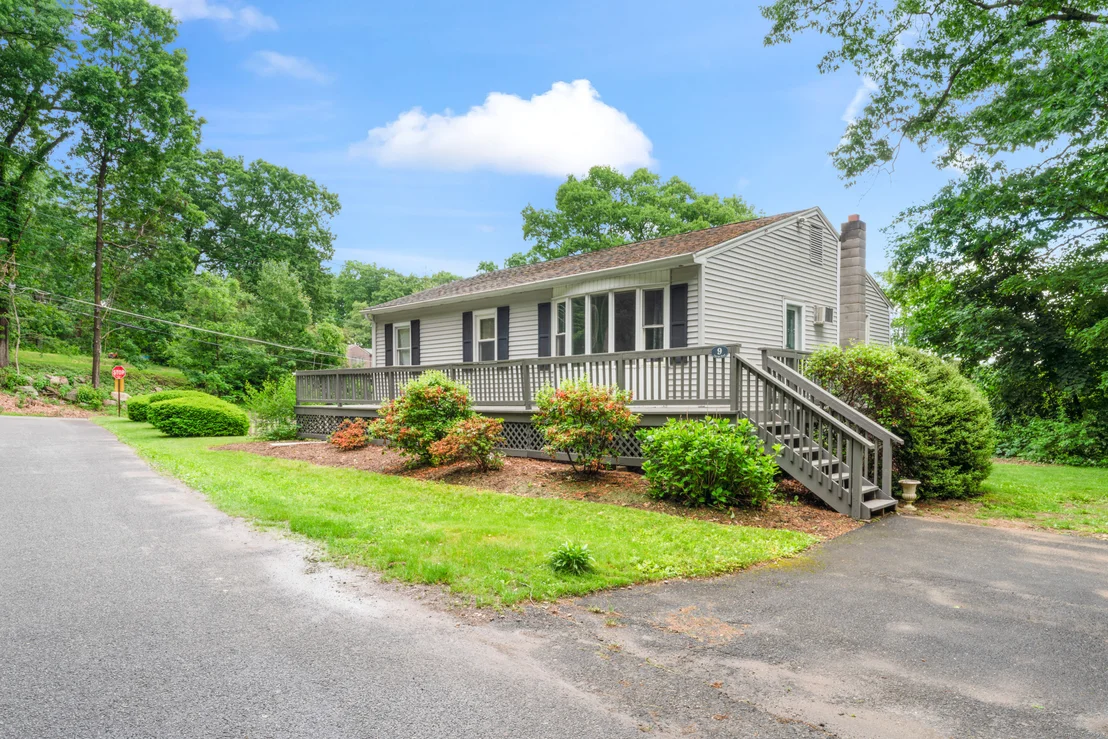 Photo of 9 Cayuga Road