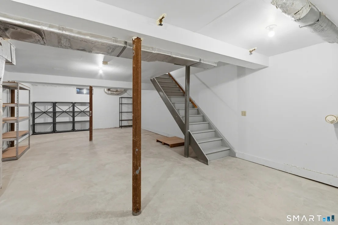Photo of Unit APT82 at 827 Oronoke Road