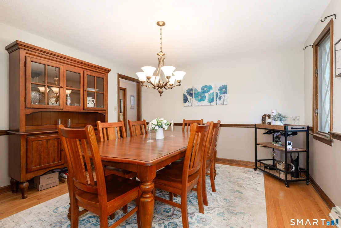 Photo of 81 White Oak Drive