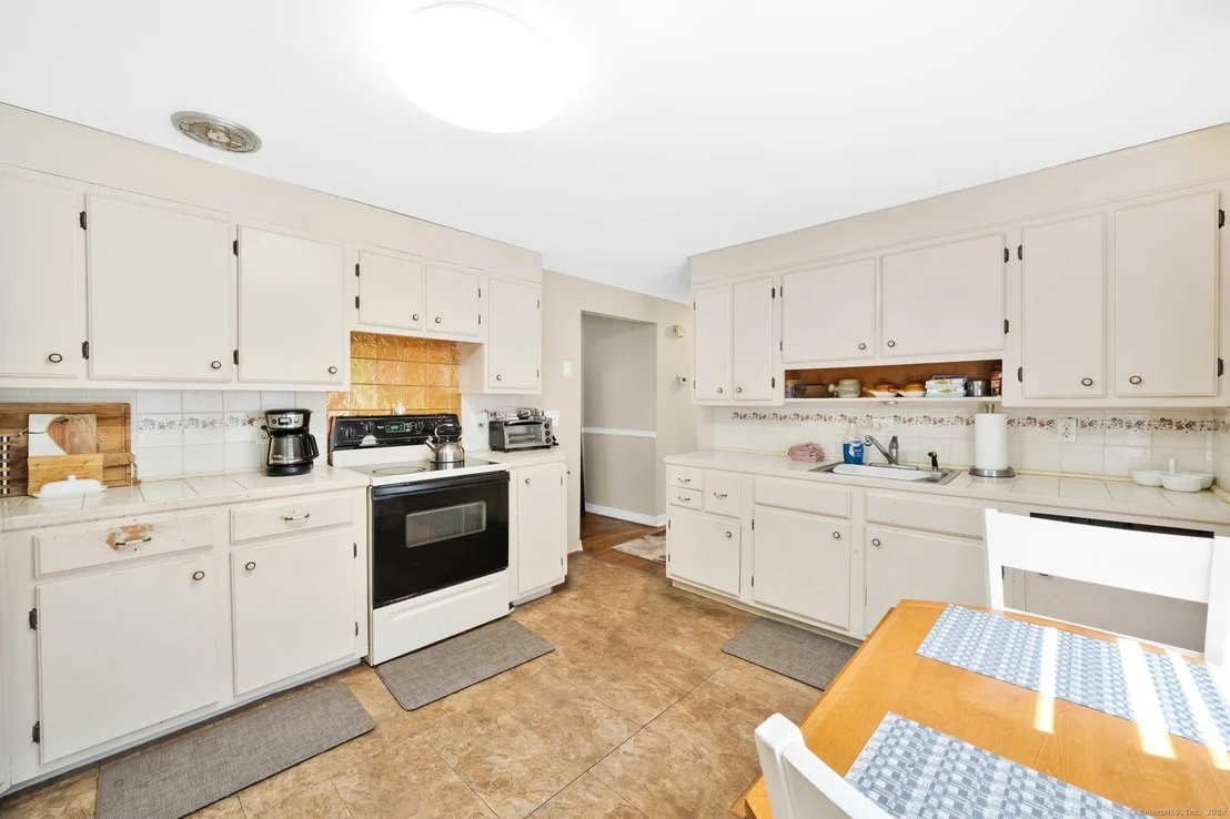 Photo of 2807 Ellington Road