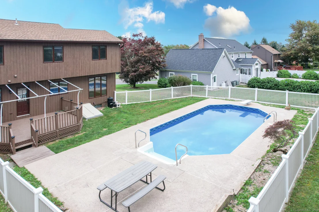 Photo of 405 Neill Drive