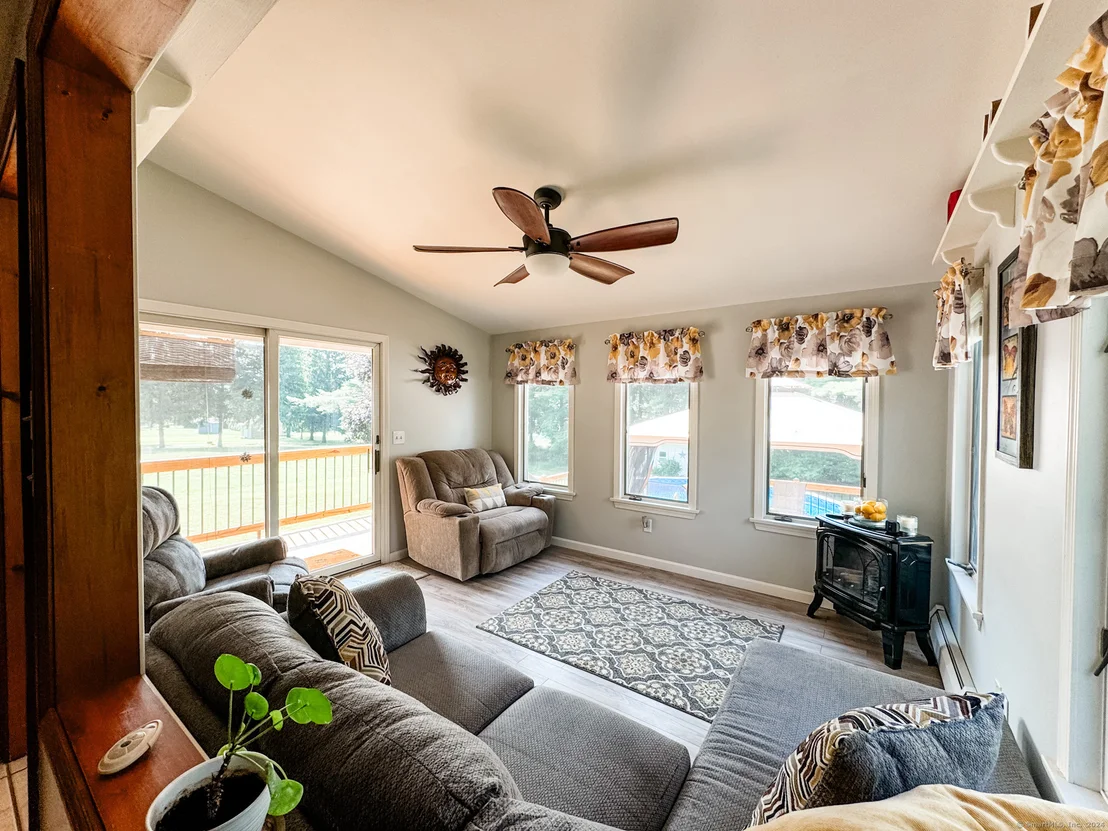 Photo of 33 Fairway Drive