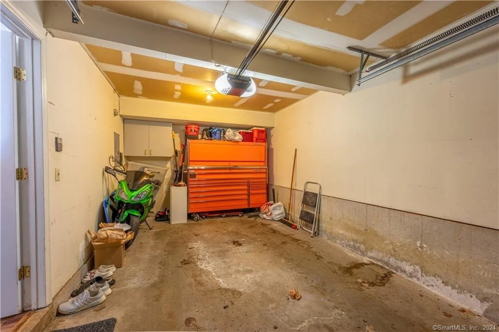 Photo of Unit 41D at 925 Oronoke Road