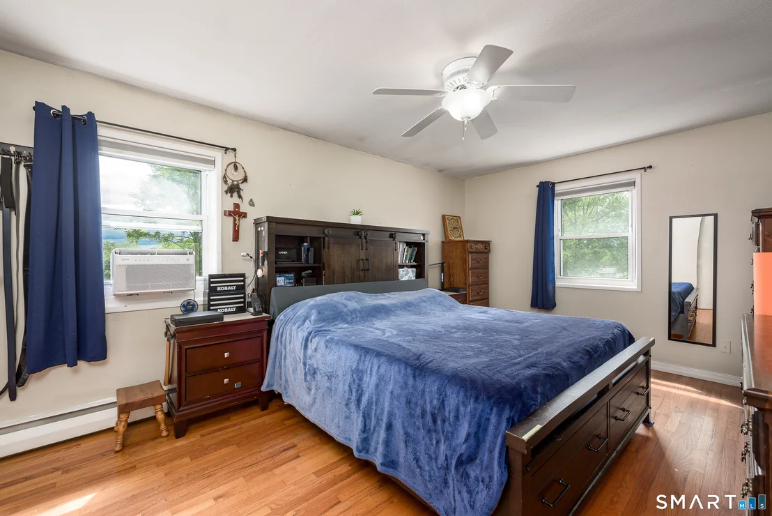 Photo of 50 Putnam Lane