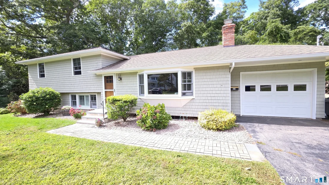 Photo of 261 Ridgewood Drive