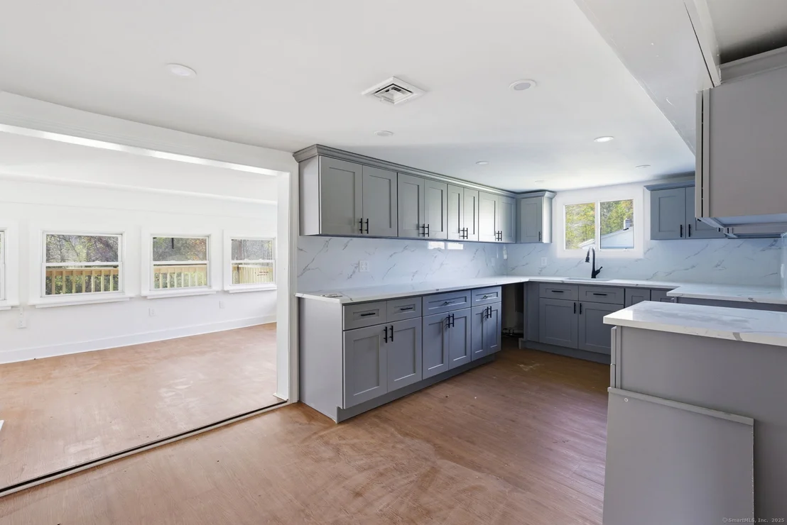 Photo of 18 Pautipaug Hill Road
