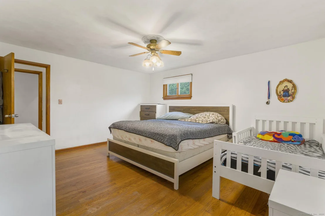 Photo of 668 Ellington Road
