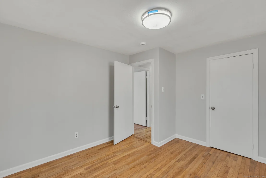 Photo of 243 Chestnut Hill Road