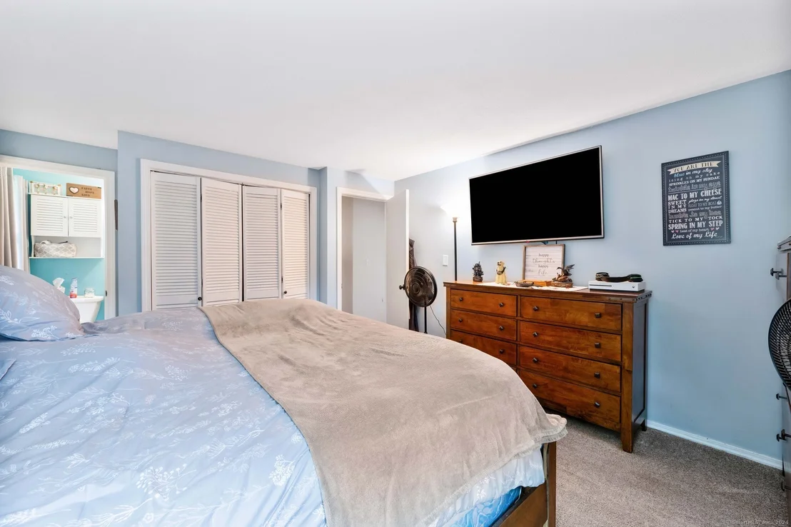 Photo of 100 Fieldstone Lane