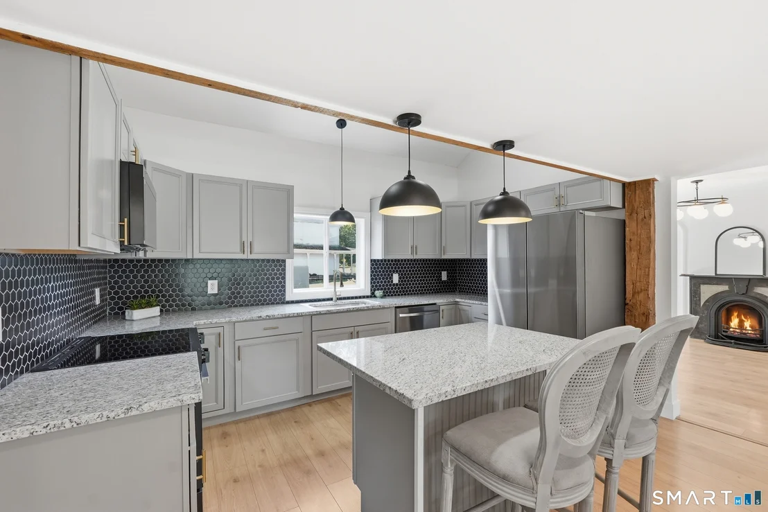 Photo of 369 Thompson Road