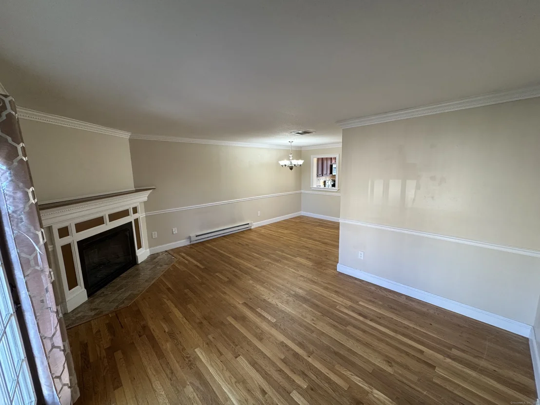 Photo of Unit APT3 at 10 Taft Point