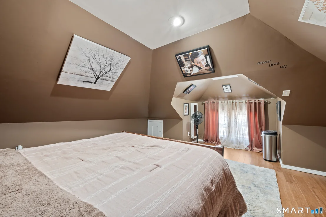 Photo of 32 Burr Avenue