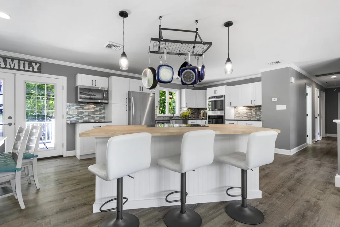 Photo of 461 Candee Road