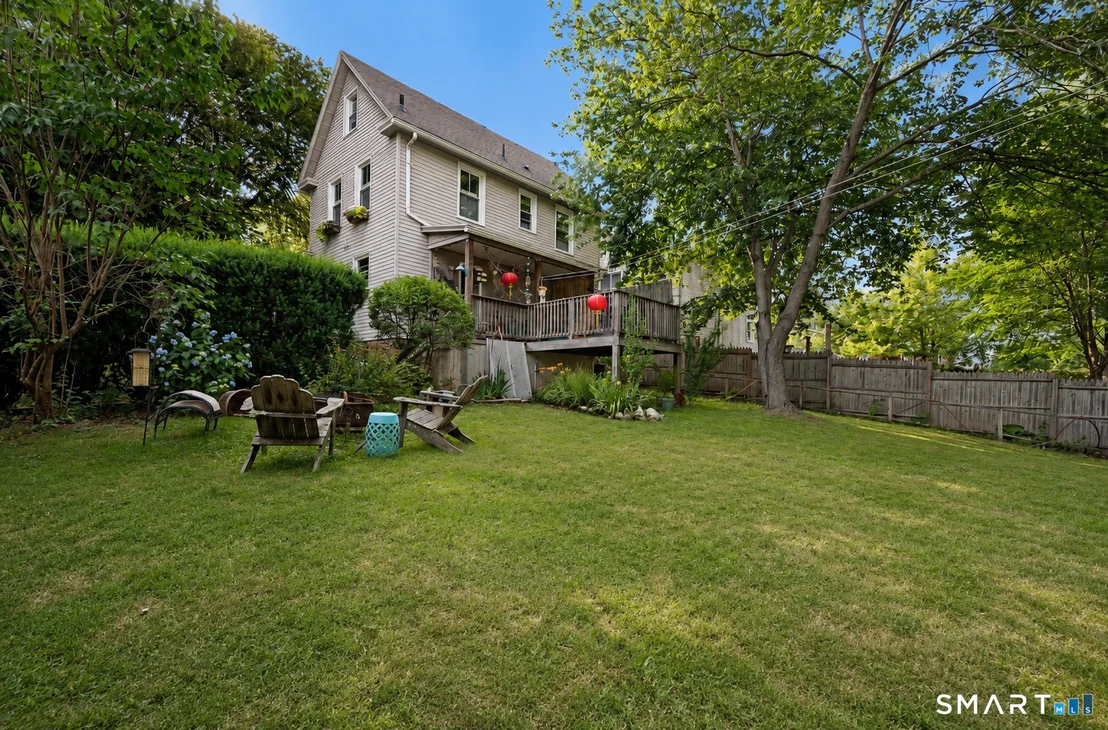 Photo of 598 High Street