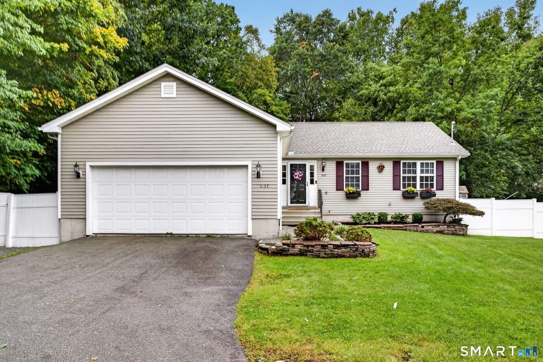 Photo of 1137 Ridgewood Road