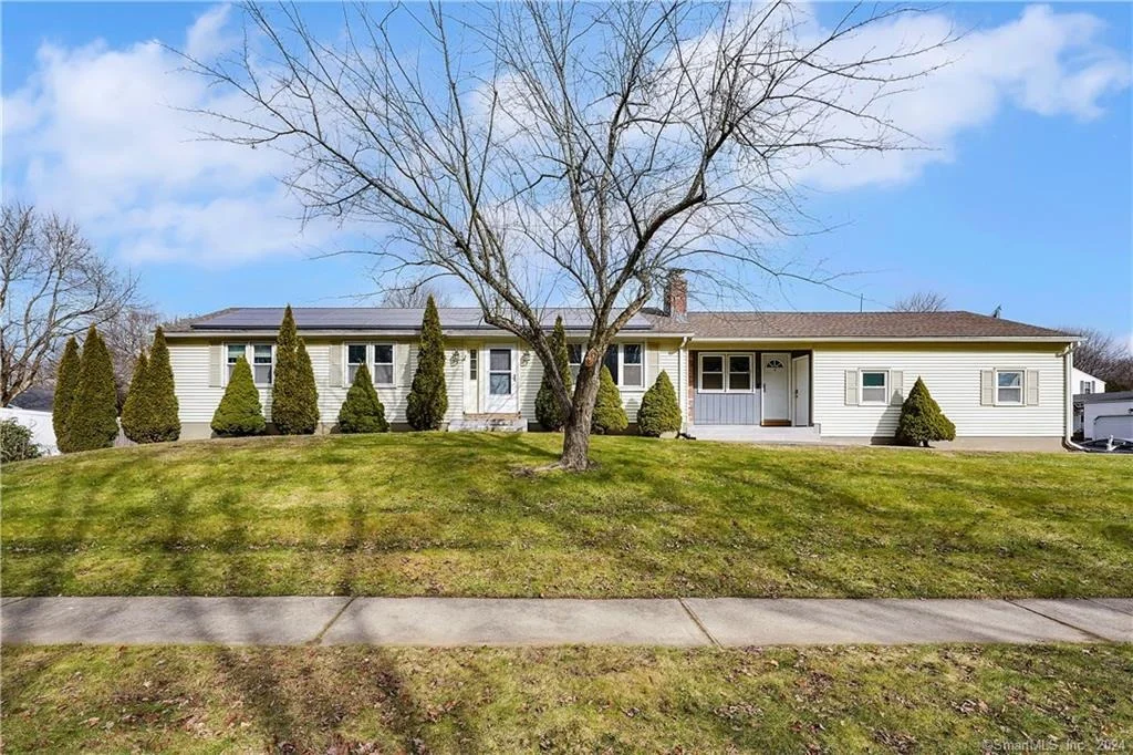 Photo of 1 Deerfield Circle