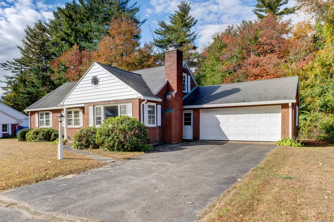 Photo of 244 Pineridge Road