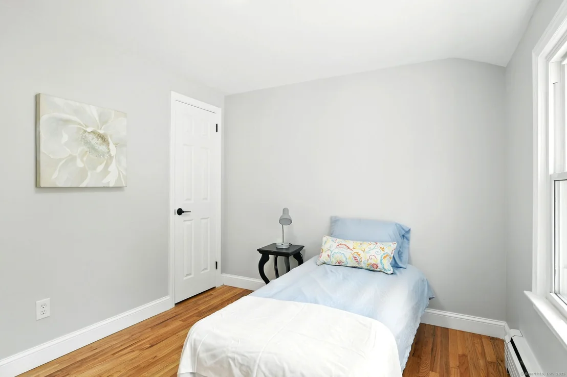Photo of 843 Overhill Drive