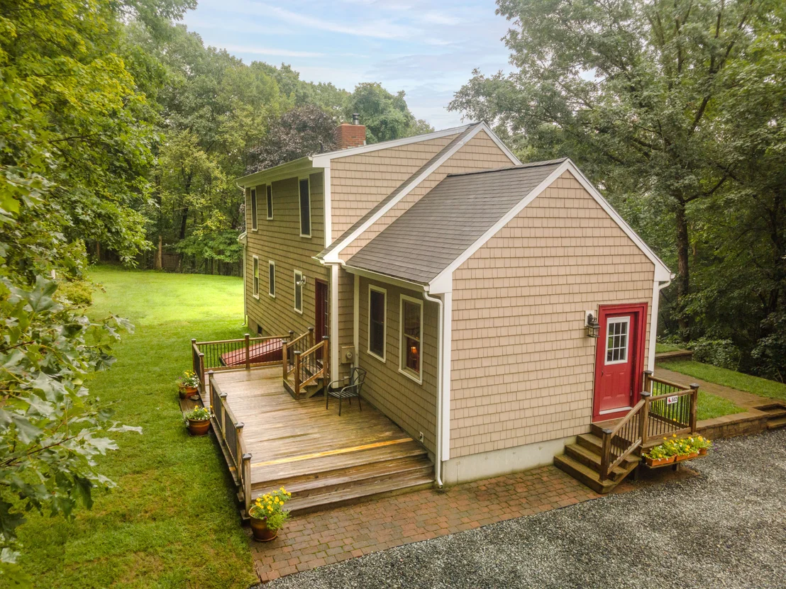 Photo of 512 Squaw Rock Road