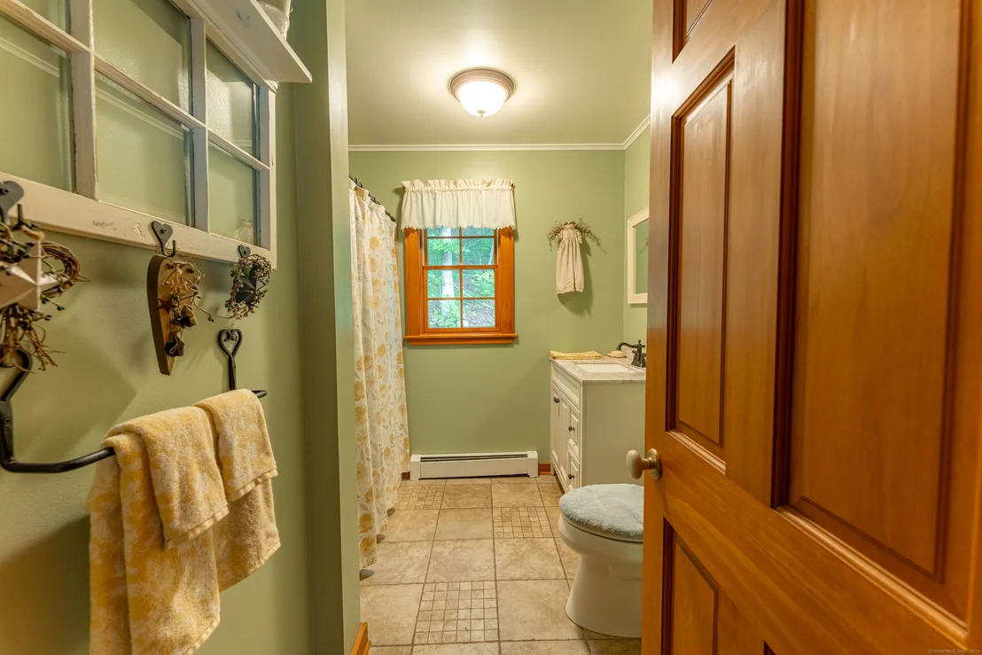 Photo of 512 Squaw Rock Road