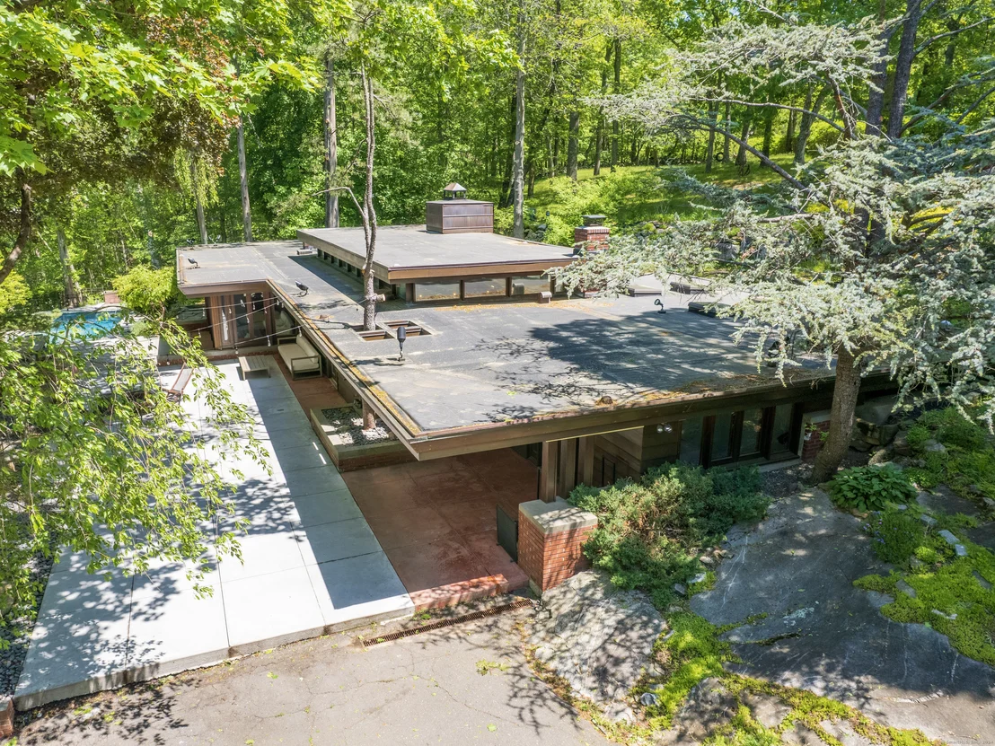 Photo of 32 Deer Run Road
