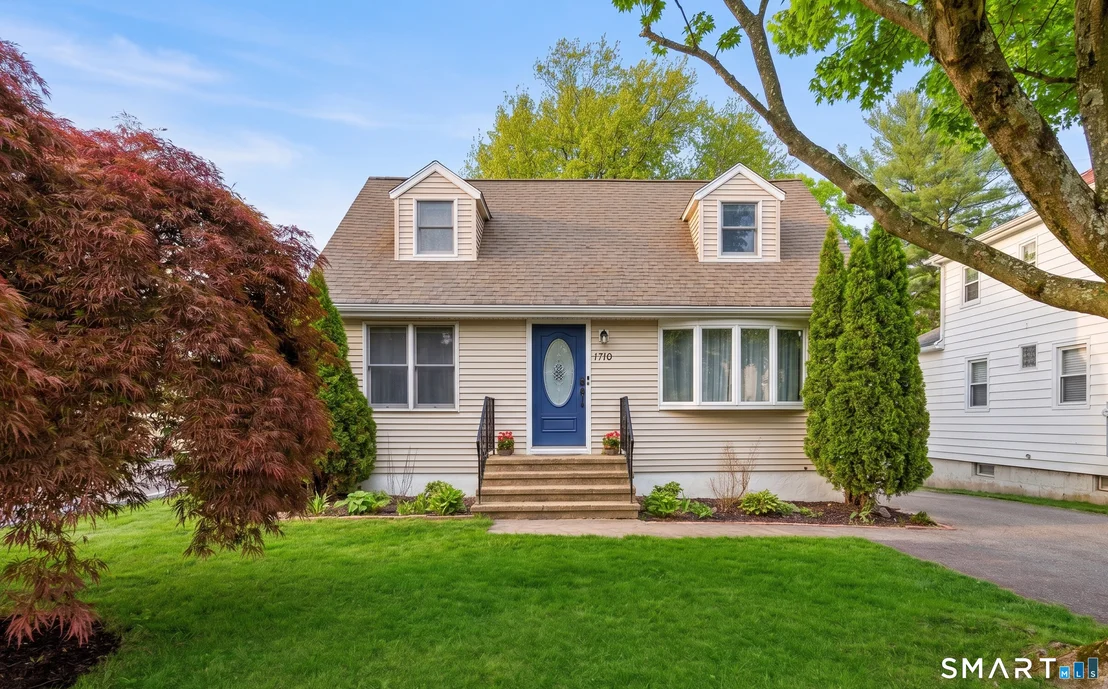 Photo of 1710 Stratfield Road