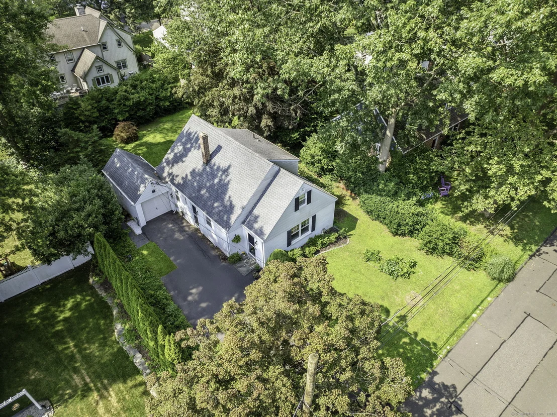 Photo of 33 Halsey Drive
