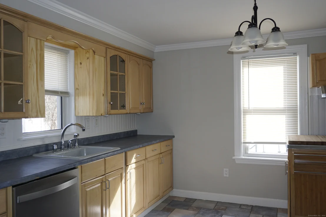 Photo of 87 Rosen Avenue