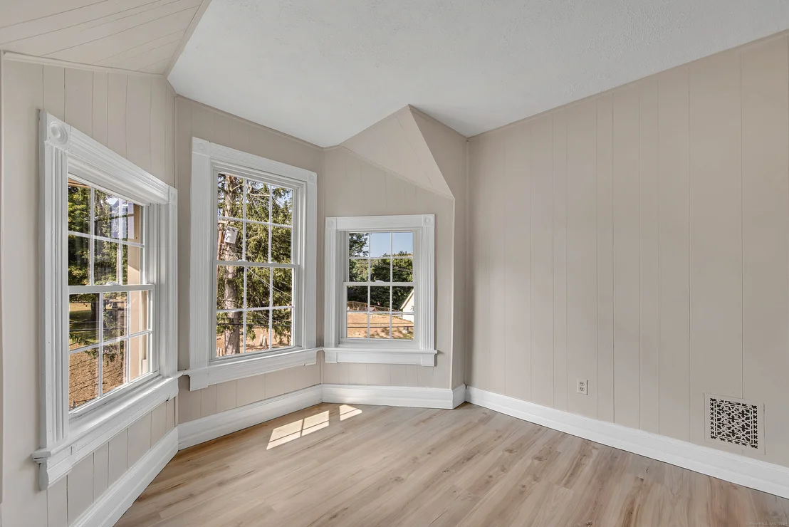 Photo of 36 Oak Street
