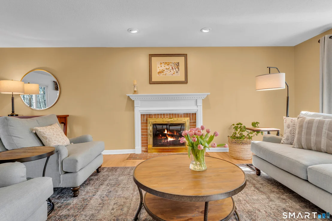 Photo of 322 Willow Road