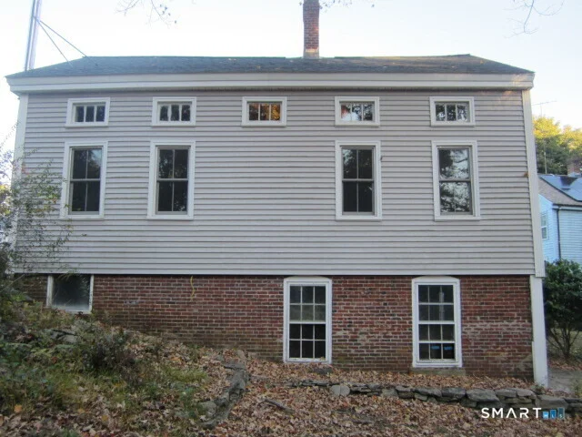 Photo of 1085 Main Street