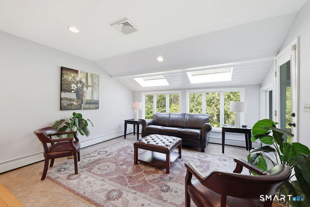 Photo of 8 Penwood Road