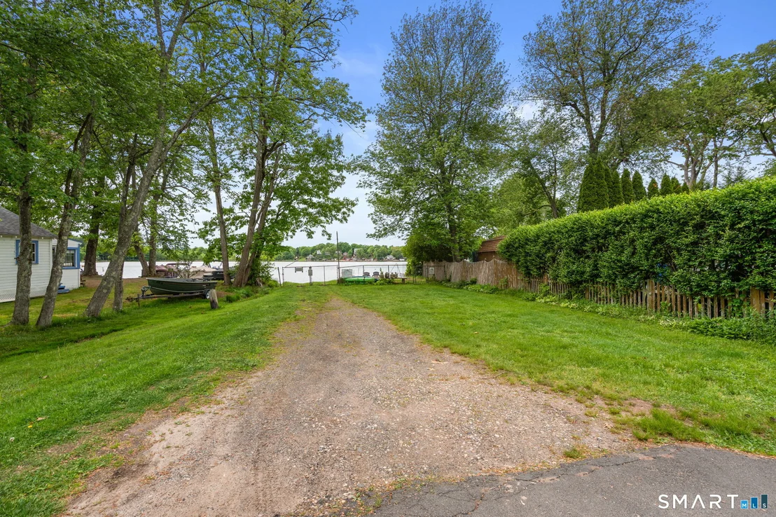 Photo of 440 Lakeview Drive