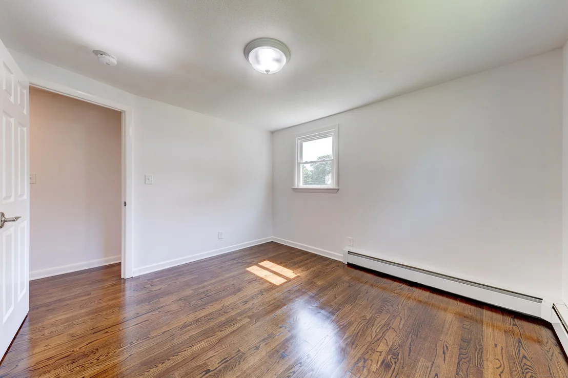 Photo of 586 Charles Street