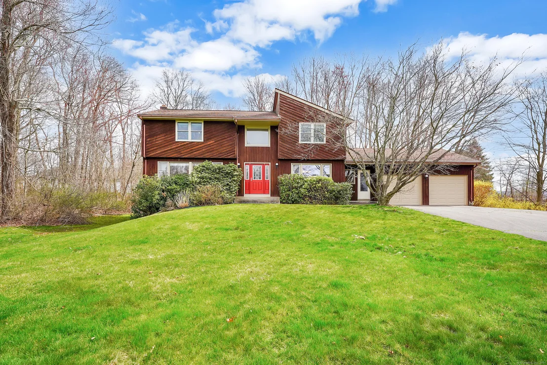 Photo of 2 Clover Drive