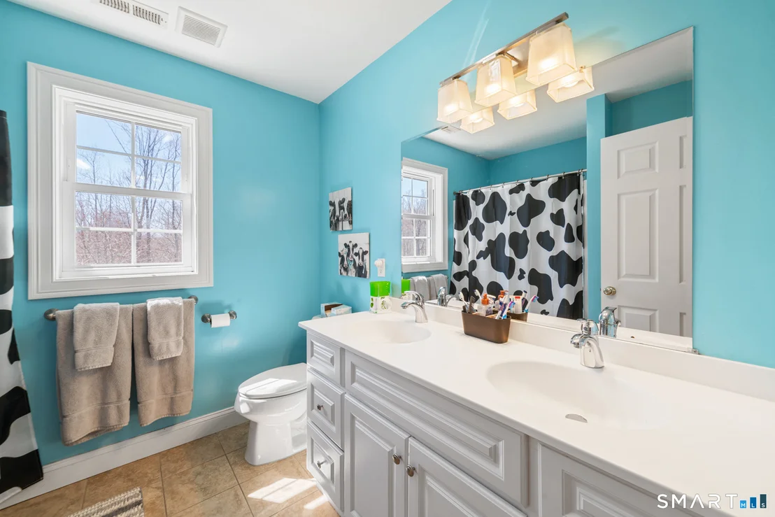 Photo of 18 Oakwood Drive
