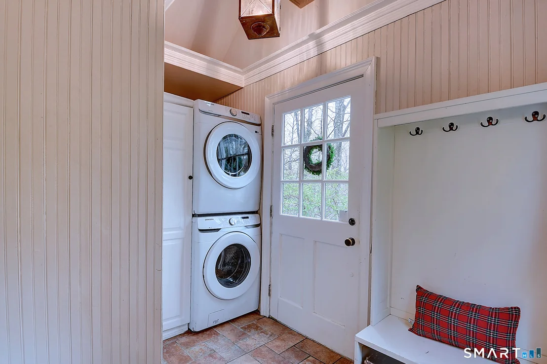 Photo of 27 Chestnut Hill Road
