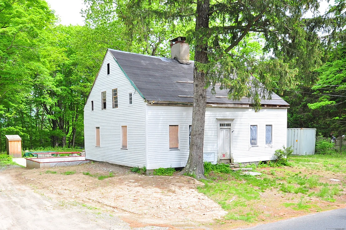 Photo of 30 Chestnut Hill Road