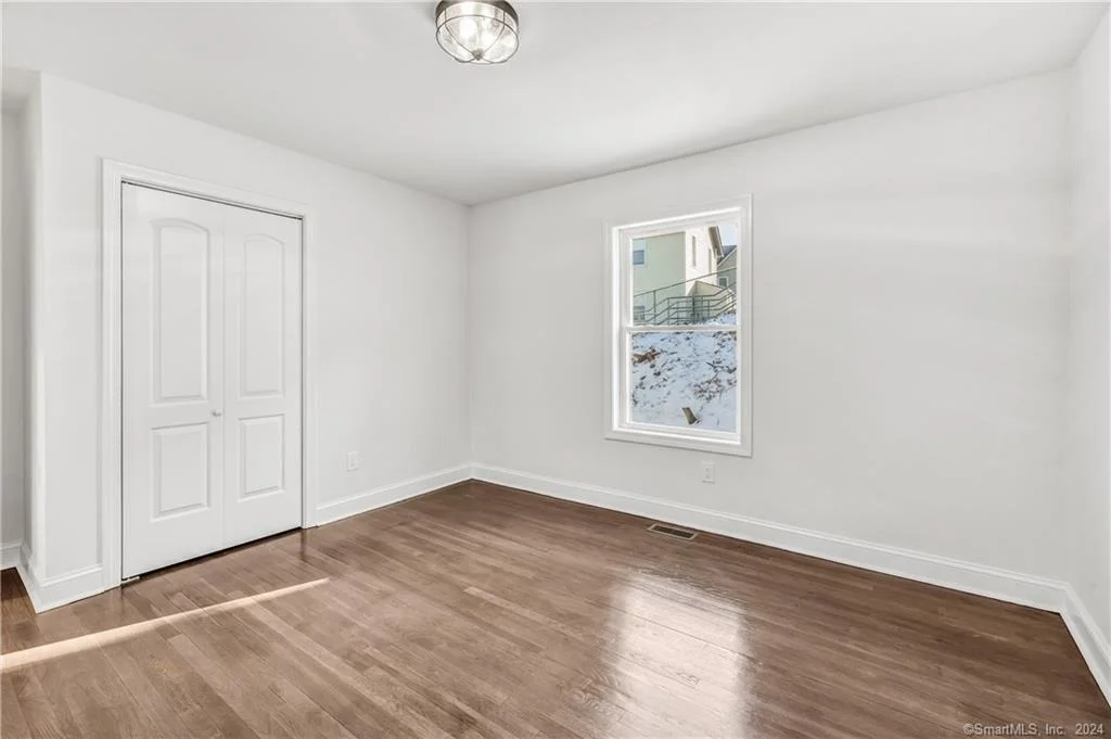 Photo of 39 Edgefield Avenue